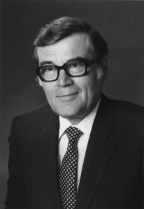 Hofrat Dr. Albert Mair (*13. September 1921 in Telfes/Stubai, † 28. Mai 2016 in Mieders) ist gemeinsam mit Altlandeshauptmann Eduard Wallnöfer immer noch Symbolfigur der Tiroler Agrarbehörde. Dies ungeachtet der Tatsache, dass das moderne Agrarrecht in Tirol auf einem Reichsgesetz des Kaisers Franz-Josef aus dem Jahr 1883 gründet und in Tirol im Jahre 1909 Einzug gehalten hatte. Als Leiter der Agrarbehörde und als persönlicher Referent von Landeshauptmann Eduard Wallnöfer für Land- und Forstwirtschaft, als langjähriger Direktor der Landes-Hypothekenbank Tirol und als Obmann der Akademikersektion des Tiroler Bauernbundes hat Hofrat Dr. Albert Mair auch für den Bauernstand Entscheidendes geleistet. Albert Mair wurde am 13. September 1921 als Sohn einer kinderreichen Kleinbauernfamilie aus Telfes im Stubaital geboren. Als Werkstudent absolvierte er das humanistische Gymnasium und das Studium der Rechtswissenschaften in Innsbruck. Er war einer der ersten Zöglinge im Bauernbund-Schülerheim in Innsbruck, nach dem Krieg von 1947 bis 1951 auch dessen Leiter. Zeitlebens würde er nicht müde, bei jeder passenden Gelegenheit darauf hinzuweisen, dass ihm dieser Bildungsweg nur durch das Schülerhilfswerk des Tiroler Bauernbundes möglich war.  Nach der Gerichtspraxis trat Albert Mair in den Landesdienst ein. Albert Mair war von Ende des Jahres 1952 bis Dezember 1966 der Agrarbehörde I. Instanz zugeteilt, zuerst als Referent, ab Dezember 1958 bis Dezember 1966 als deren Leiter. Daneben war er Landeshauptmann Eduard Wallnöfer als persönlicher Referent für Land- und Forstwirtschaft zugeteilt. Hofrat Dr. Albert Mair hat eine effiziente Behörde aufgebaut, die in den Zeiten größter Arbeitsbelastung mit mehr als 15 Juristen besetzt war. Albert Mair scheute nicht davor zurück, mit der wissenschaftlichen Abhandlung „Probleme der Regulierung des Gemeindegutes“ (1958) Grundlagenarbeit im Agrarrecht zu leisten. Gemeinsam mit Dr. Josef Kühne, Leiter der Agrarbehörde in Bregenz, hat Albert Mair im Jahr 1958 die Agrarbehördenleitertagung ins Leben gerufen, die seither im zweijährigen Turnus stattfindet. Ein von Albert Mair verantworteter „Tätigkeitsbericht der Agrarbehörde (Abteilung III 1) für den Zeitraum 1949 bis 1958“ vom Juli 1959 sowie zahlreiche, von Mair selbst verfasste Agrarbehördenbescheide, geben Zeugnis seiner profunden Leistungen in dieser Zeit. 1967 übernahm er auf persönlichen Wunsch des damaligen Landeshauptmannes Eduard Wallnöfer die Tätigkeit als leitender Direktor der Landes-Hypothekenbank Tirol. Sein unermüdlicher persönlicher Einsatz und seine umsichtige Geschäftspolitik führten zu einer steilen Aufwärtsentwicklung des Instituts. Der Umbau der Hauptanstalt und der Ausbau des Zweigstellennetzes wurden unter seiner Leitung durchgeführt.  Das Land Tirol würdigte seine Verdienste mit der Verleihung des Ehrenzeichens, der Tiroler Bauernbund und die Landwirtschaftskammer Tirol verliehen ihm das Goldene Ehrenzeichen.